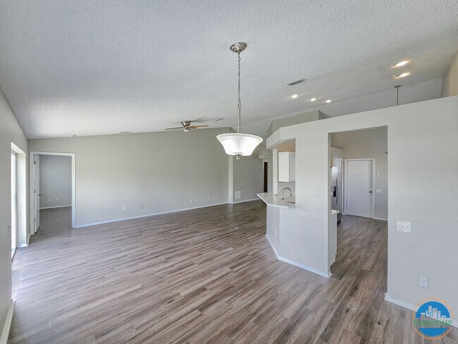 Building Photo - 12506 Vision Way