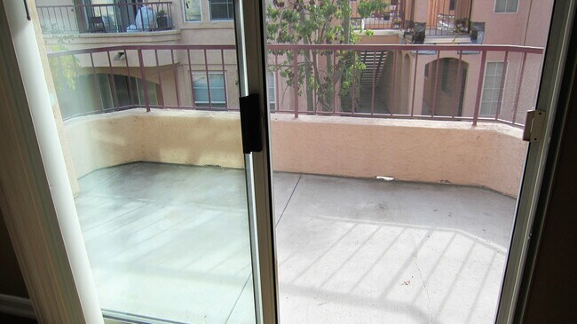 Building Photo - RANCHO BERNARDO - 2 BR RANCH BERNARDO CONDO WITH BEAUTIFUL VIEWS & RESORT STYLE AMENITIES & AC!