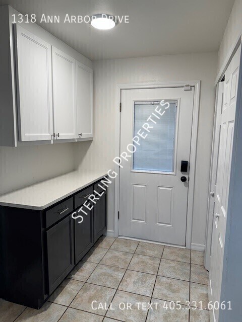 Building Photo - 1318 Ann Arbor Dr