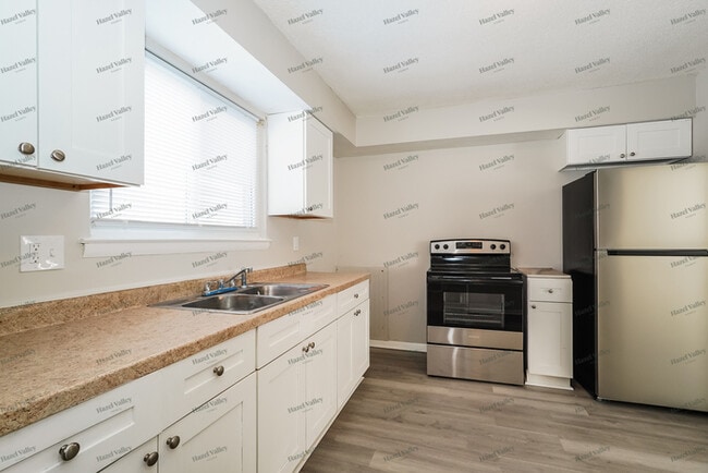 Building Photo - 4906 Refugee Rd