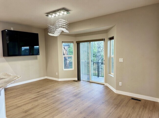 Building Photo - 9399 Koch Dr