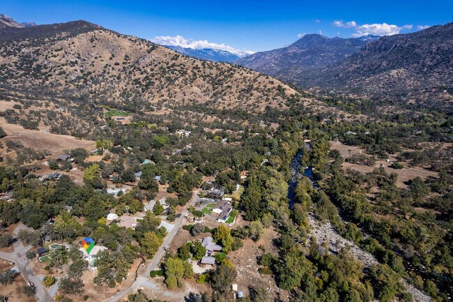 Building Photo - 43620 Washburn Dr