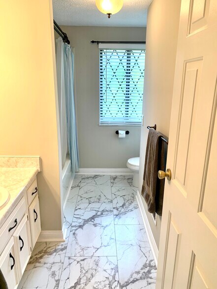 Bathroom - 1891 Fernwood Pl