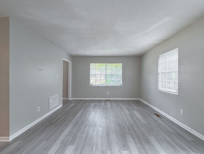 Building Photo - 1726 Hartsfield Rd