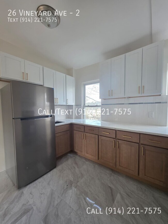 Building Photo - 26 Vineyard Ave