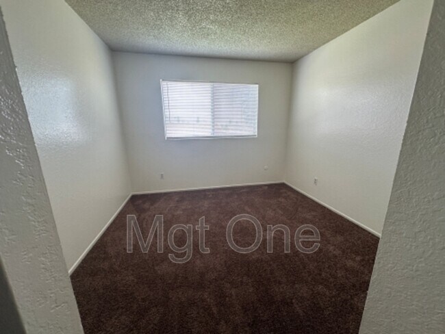 Building Photo - 1125 Topaz St