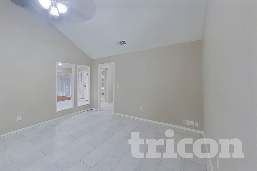 Building Photo - 3201 Chimneyrock Dr