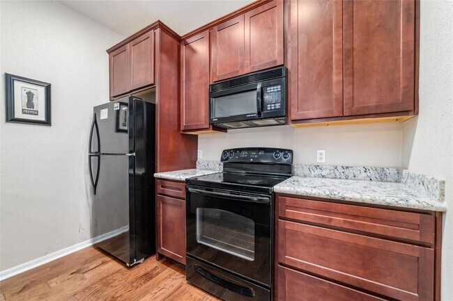 Building Photo - 2121 El Paseo St