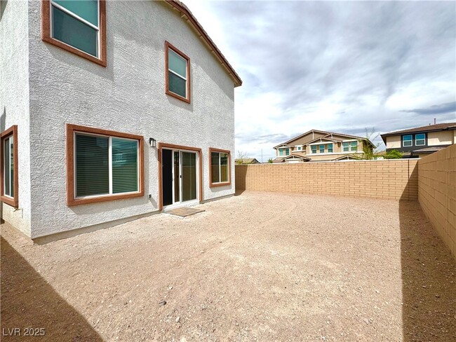 Building Photo - 499 Red Lovebird Ave