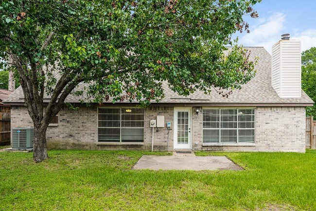 Building Photo - 3542 Lindenfield Dr