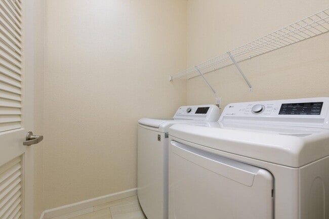 Building Photo - Condo For Lease in Carson City