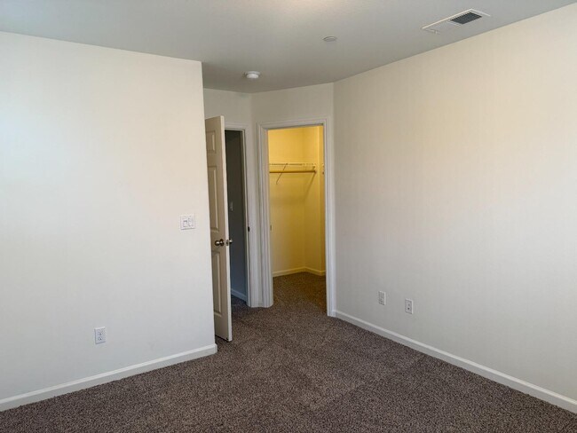 Building Photo - 3569 Magnificent Way