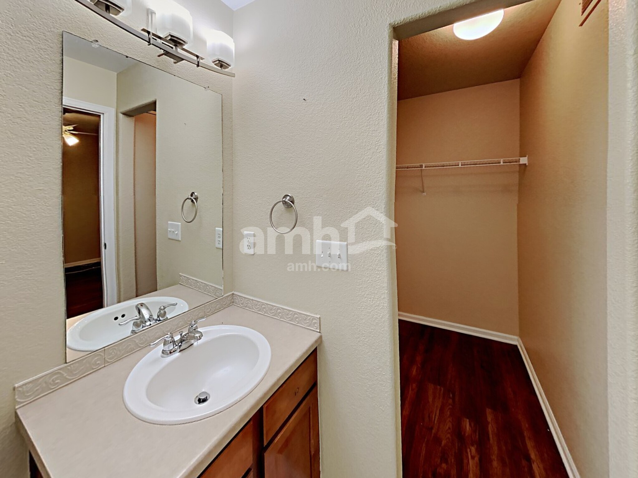 Building Photo - 4726 Andes St