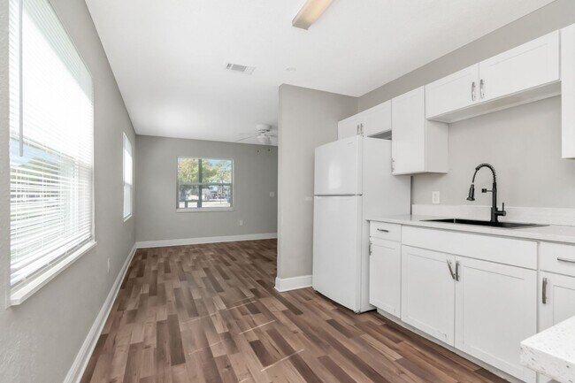Building Photo - Fully Renovated 3BR/2BA Rental in Bradenton, FL — $1,895/Month, Pest Control, Trash & Lawn Care I...