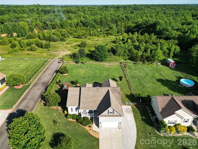 Building Photo - 141 Logan Ridge Dr