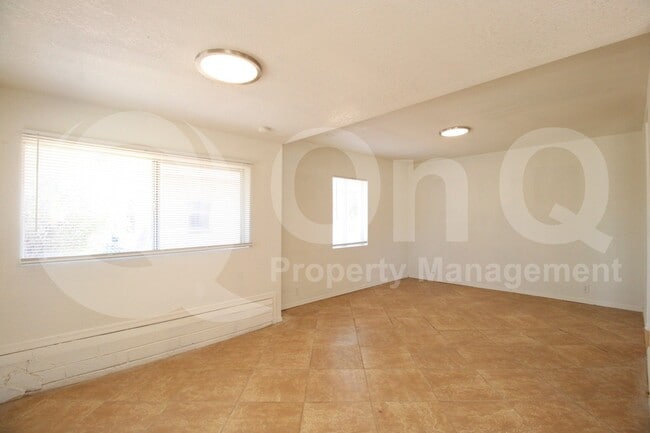 Building Photo - 642 S Jefferson St