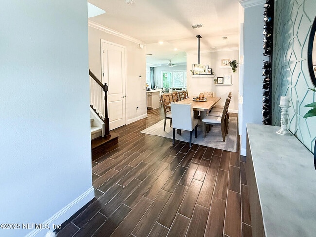 Building Photo - 2866 Montilla Dr