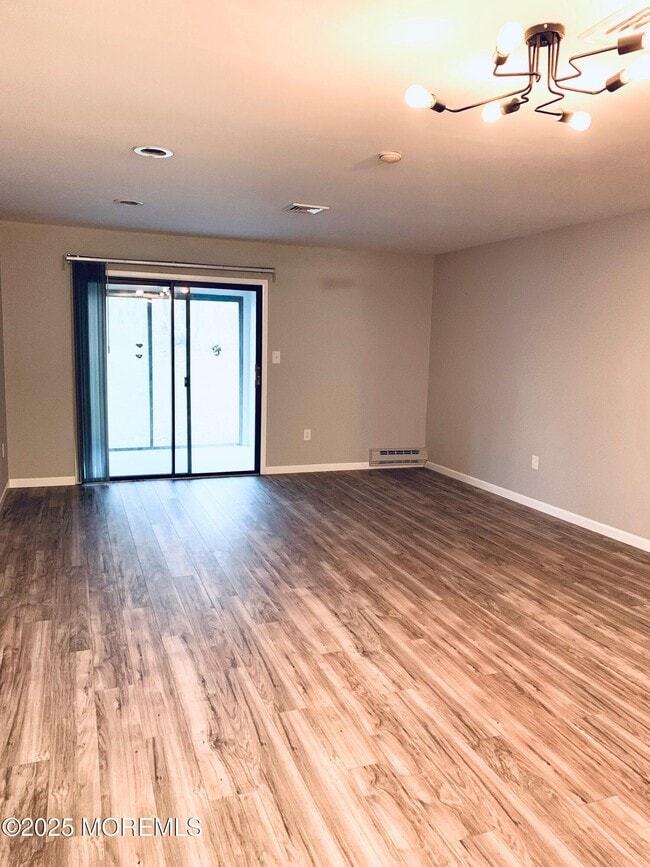 Building Photo - 104 Amberly Dr