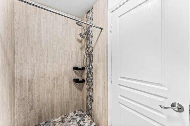 Building Photo - 5477 Queenship Ct