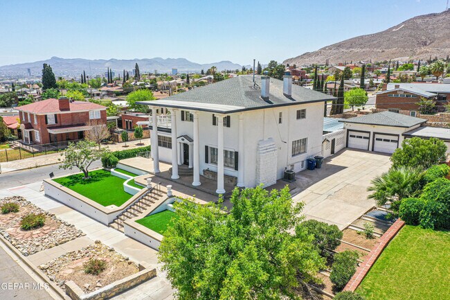 Building Photo - 1701 Elm St