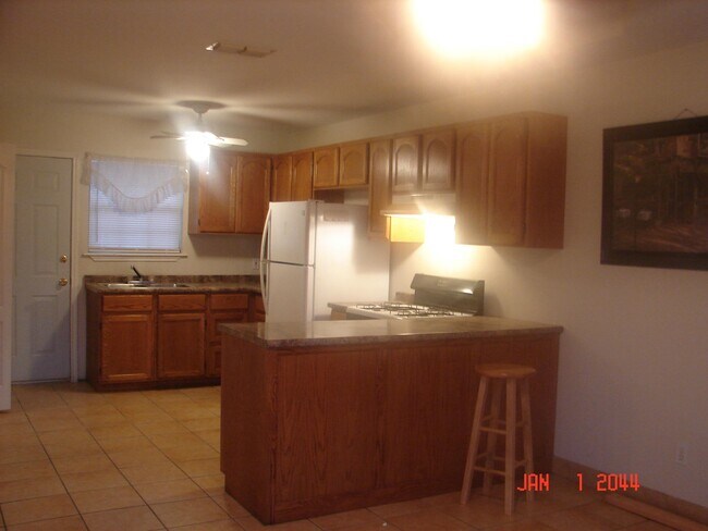 Building Photo - 3113 E Ash St