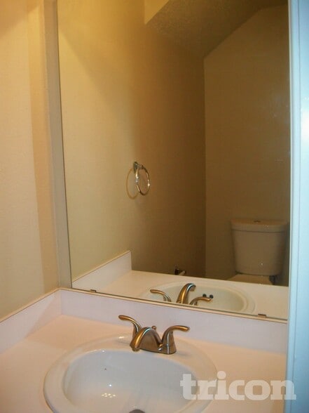 Building Photo - 1817 Citadel Dr