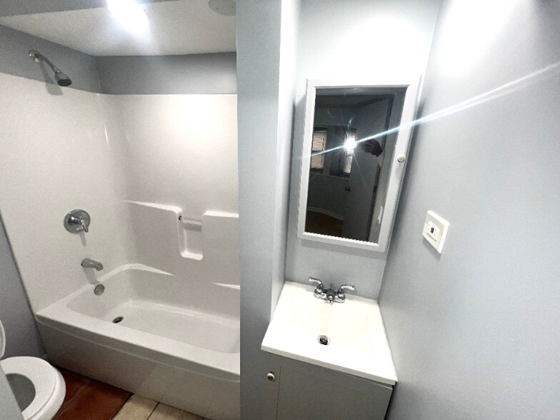 Building Photo - 2701 E 75th Pl