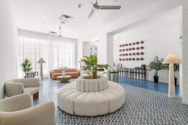 Building Photo - 1700 Alton Rd