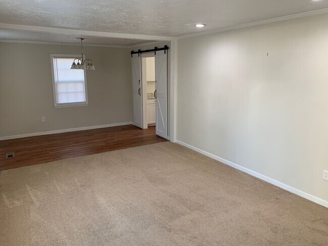 Building Photo - Total electric 3 bedroom