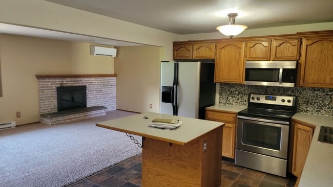 Building Photo - 4 Bedroom Home In Veradale