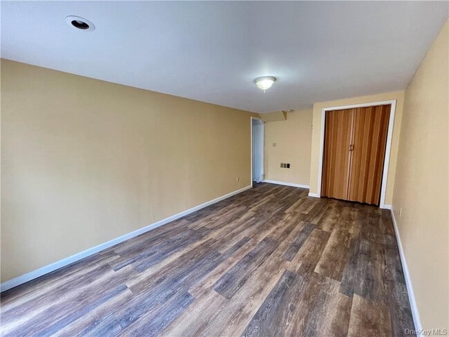 Building Photo - 5 Frances Dr