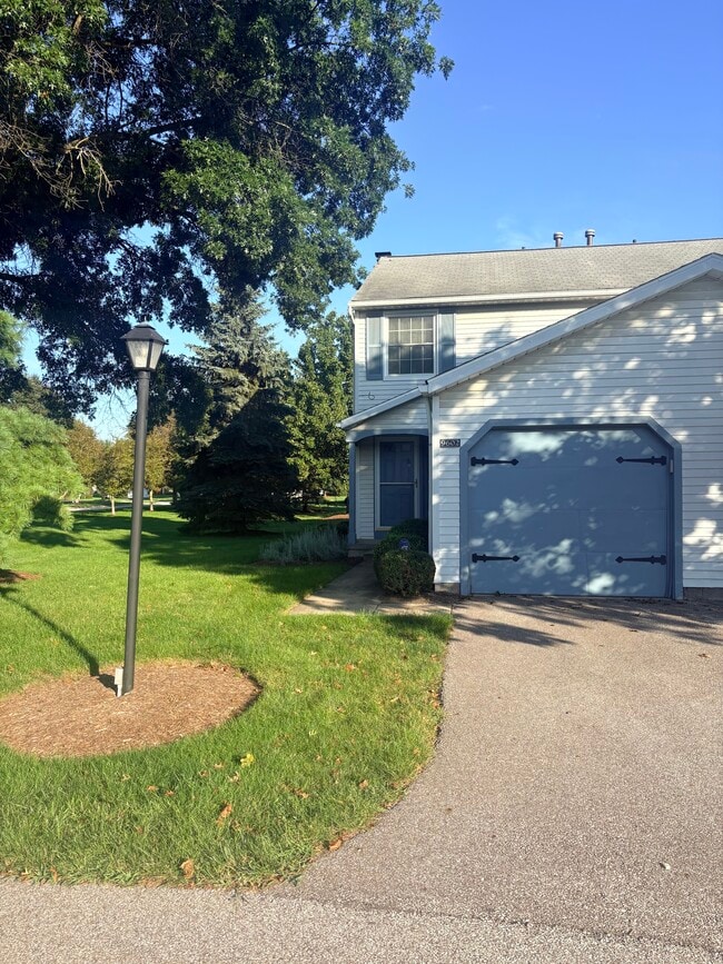 Building Photo - 9602 E Idlewood Dr