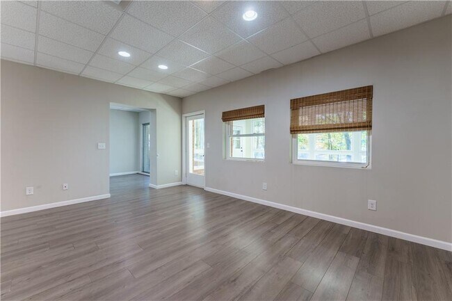 Building Photo - 5580 Williams Shores Dr