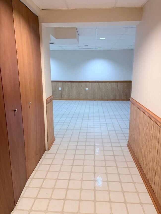 Building Photo - 1428 W Sapphire Dr