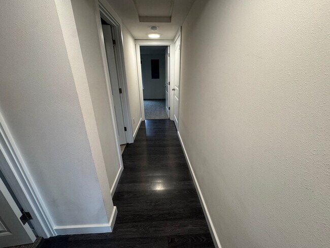 Building Photo - Jasmines Q