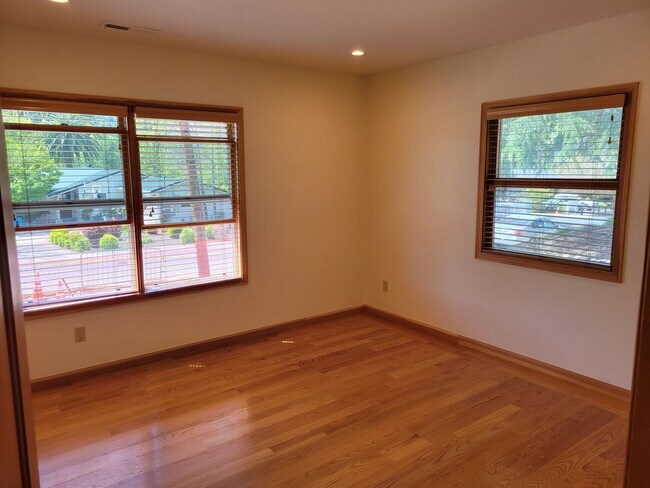 Building Photo - Incredible Reliez Valley Home