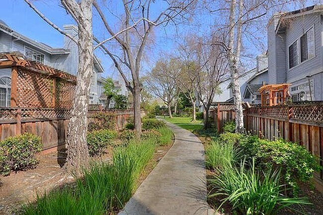 Building Photo - 2657 Heritage Park Cir