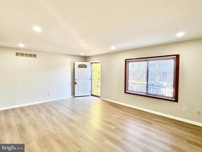 Building Photo - 4800 Sugar Plum Ct