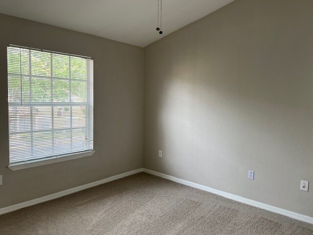 Building Photo - 852 Grand Regency Pointe