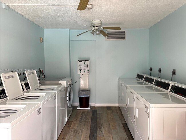 Building Photo - SUZANNE PLAZA CONDO