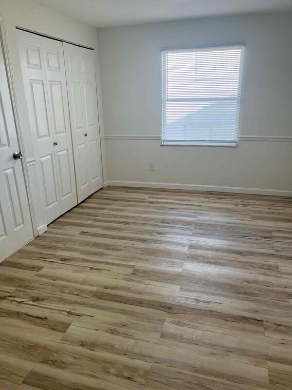 Building Photo - 920 N Benton Ave