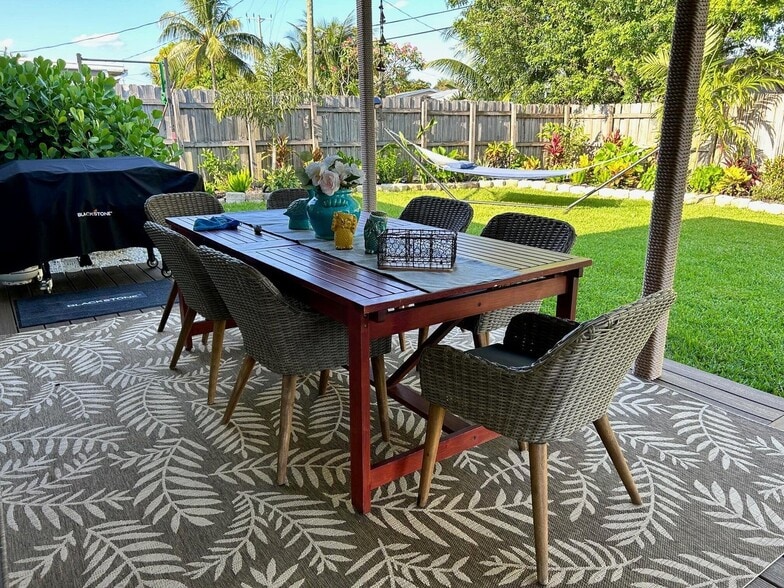 Building Photo - 1182 SE 2nd Ave