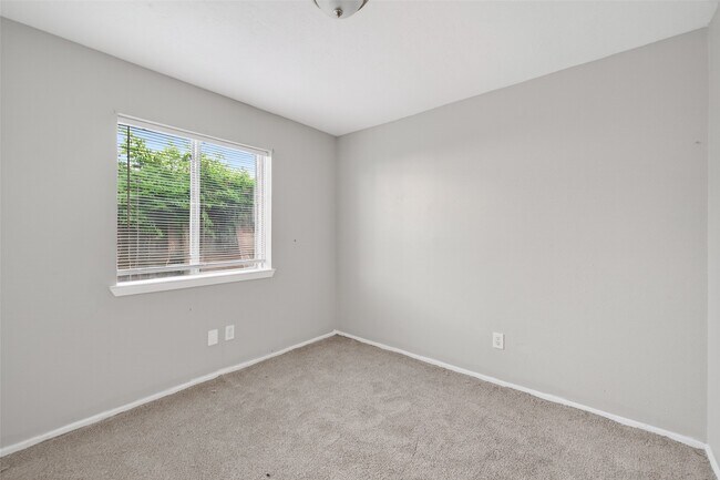 Building Photo - 8203 Lone Quail Dr