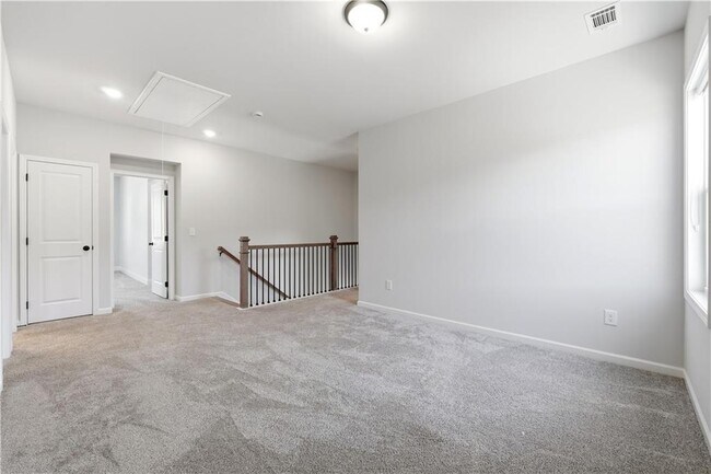 Building Photo - 176 Brant Cir