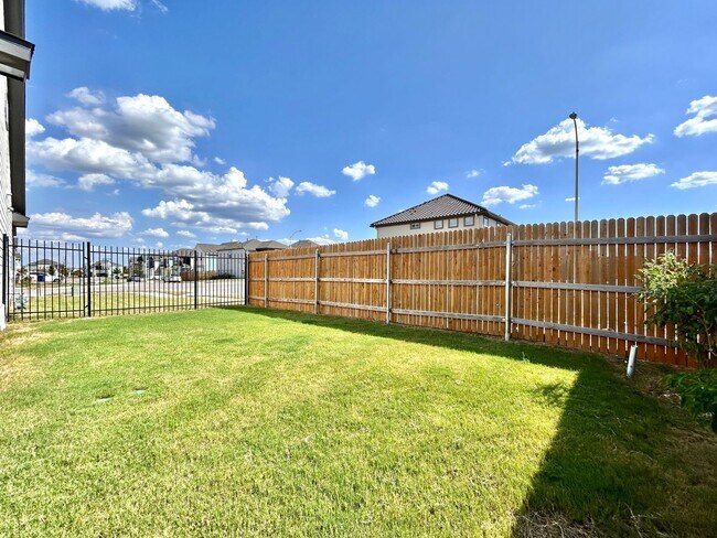 Building Photo - Modern 3/BR 2.5/BA Home with Porch, Deck &...