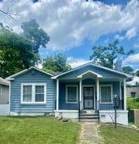 Building Photo - 420 10th Ave S