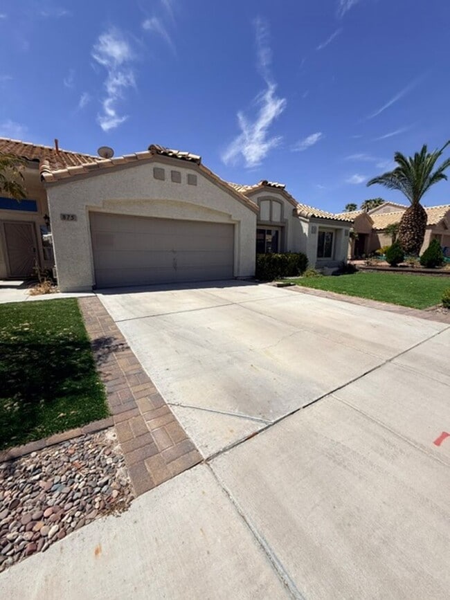 Building Photo - 875 E Serpentina Ave