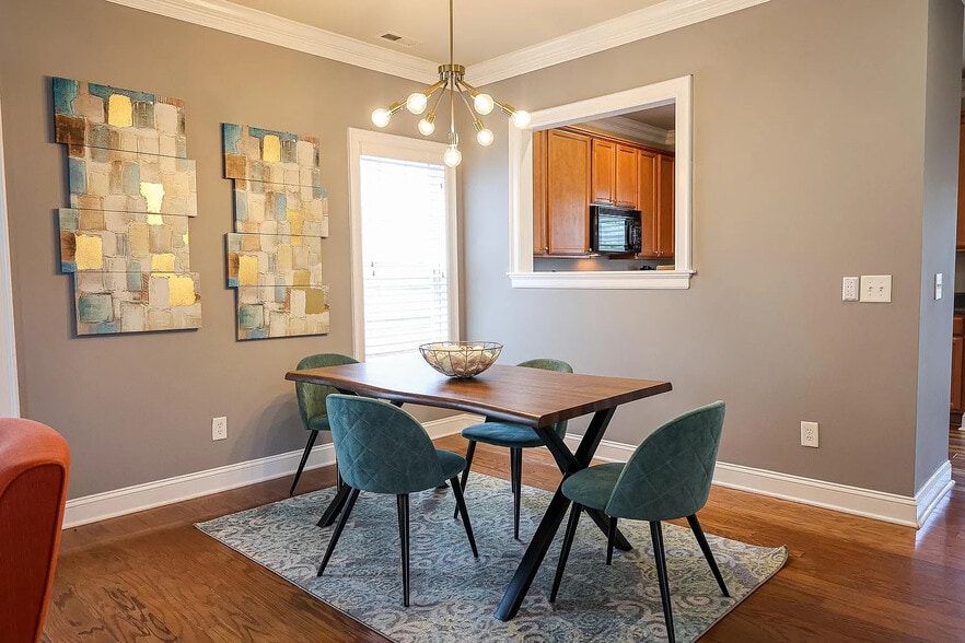 Building Photo - Room in House on ACC Blvd