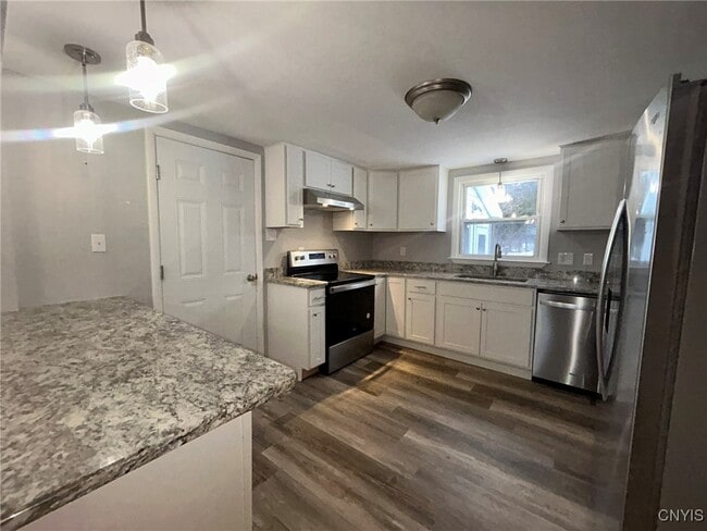 Building Photo - 3 Wills Dr