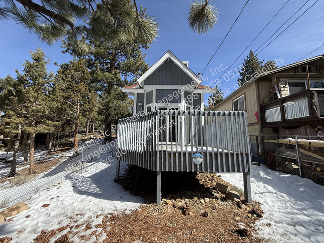 Primary Photo - Pet-Friendly Two-Story Home in the Mountai...